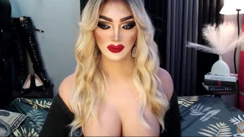 Snapshot of misschannel4sub chatting on 02/21/25, 07:12 PRIESTESS CHANNEL online show from 02/21/25, 07:12