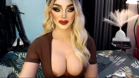 Snapshot of misschannel4sub chatting on 03/01/25, 02:55 PRIESTESS CHANNEL online show from 03/01/25, 02:55