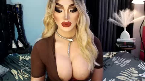 Snapshot of misschannel4sub chatting on 03/03/25, 08:16 PRIESTESS CHANNEL online show from 03/03/25, 08:16