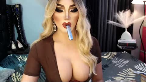 Snapshot of misschannel4sub chatting on 03/03/25, 06:33 PRIESTESS CHANNEL online show from 03/03/25, 06:33