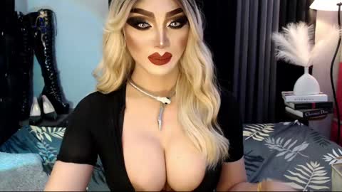 Snapshot of misschannel4sub chatting on 03/10/25, 04:17 PRIESTESS CHANNEL online show from 03/10/25, 04:17