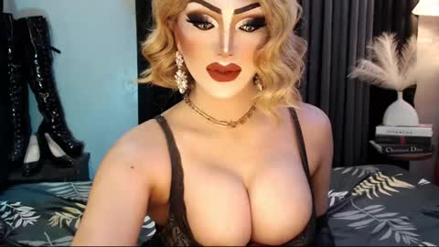 Snapshot of misschannel4sub chatting on 09/16/25, 01:17 PRIESTESS CHANNEL online show from 09/16/25, 01:17