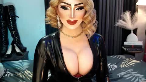 Snapshot of misschannel4sub chatting on 09/18/25, 07:49 PRIESTESS CHANNEL online show from 09/18/25, 07:49