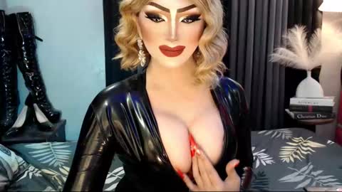 Snapshot of misschannel4sub chatting on 09/24/25, 08:56 PRIESTESS CHANNEL online show from 09/24/25, 08:56