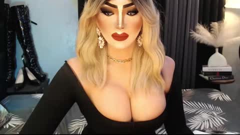 Snapshot of misschannel4sub chatting on 11/15/25, 02:24 PRIESTESS CHANNEL online show from 11/15/25, 02:24