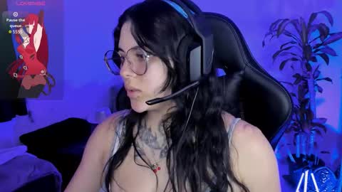 Missy Charlottte.  Hey remember to give me a thumbs up ty online show from 11/11/25, 03:17