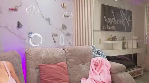 misscheelsee_as online show from 04/15/26, 01:40