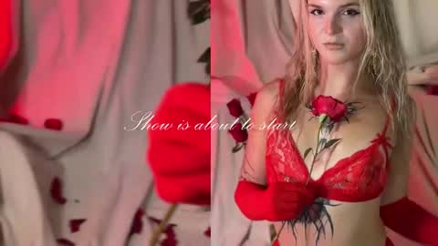 Snapshot of misschloe__ chatting on 02/14/25, 11:20 Chloe freelance model Please your thumbs up are important online show from 02/14/25, 11:20