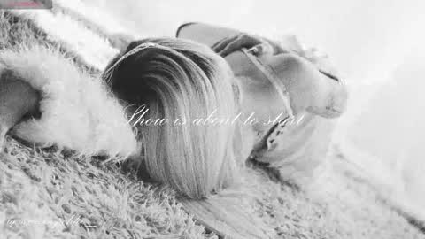 Snapshot of misschloe__ chatting on 10/11/25, 10:52 Chloe freelance model Please your thumbs up are important online show from 10/11/25, 10:52