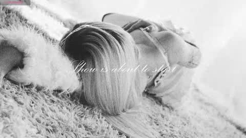 Snapshot of misschloe__ chatting on 11/07/25, 11:38 Chloe freelance model Please your thumbs up are important online show from 11/07/25, 11:38