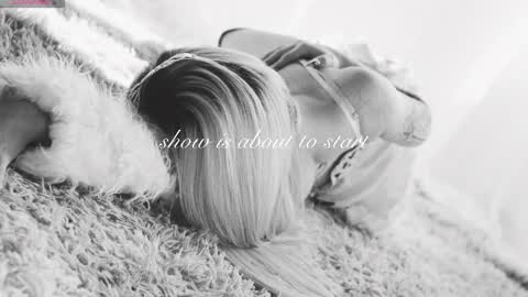 Chloe freelance model Please your thumbs up are important  online show from 12/23/25, 01:47