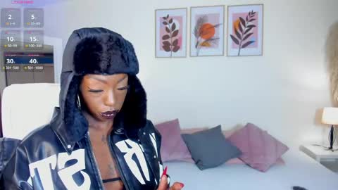 Emilie Diaz online show from 05/26/26, 01:51