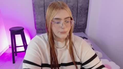 missevans_ online show from 12/21/25, 09:38