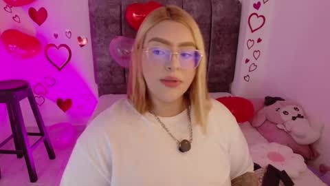 missevans_ online show from 02/08/26, 10:24