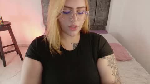 missevans_ online show from 04/01/26, 03:09
