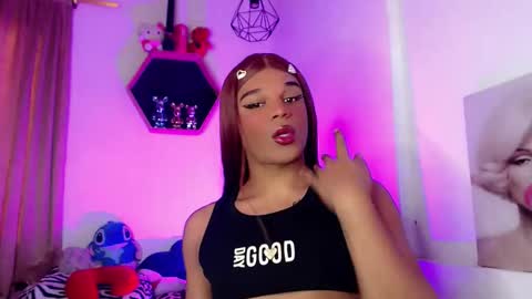 Snapshot of missfer_bigdick chatting on 04/08/26, 08:53 Fer online show from 04/08/26, 08:53