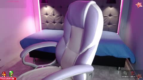 Snapshot of missgomezz_ chatting on 12/28/24, 01:28 Maria Gomezz online show from 12/28/24, 01:28