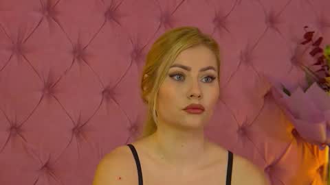 Snapshot of misshanight chatting on 10/19/25, 04:02 Misha online show from 10/19/25, 04:02