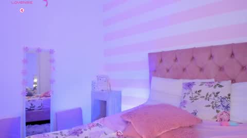 Melany Hiller online show from 12/24/24, 07:17