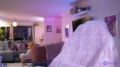 Snapshot of misshowl chatting on 02/16/25, 07:59 Lexi Bitch Tits Baked Goldfish Howl Miss Zero Remeber The First online show from 02/16/25, 07:59