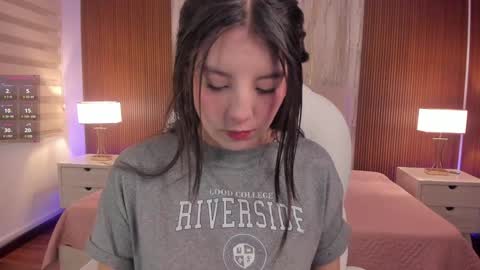 Bella Castillo online show from 01/16/25, 11:37