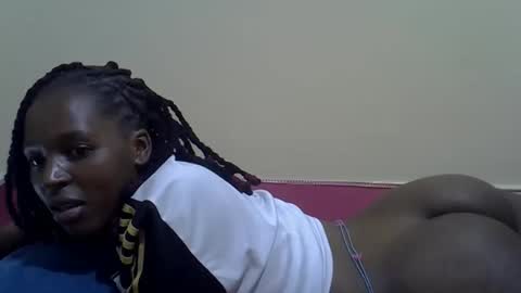 Snapshot of missjade25 chatting on 02/21/26, 12:17 missjade25 online show from 02/21/26, 12:17