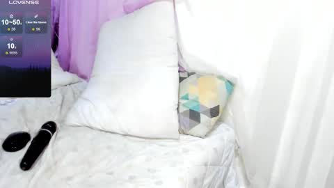 misskiity_ online show from 12/02/24, 11:34