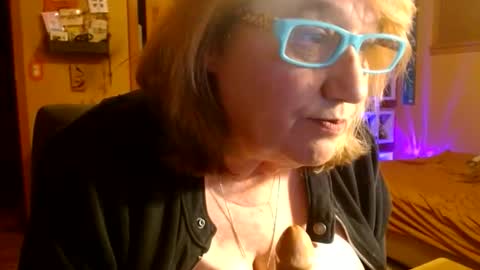 MissKittyFox online show from 04/14/26, 05:02