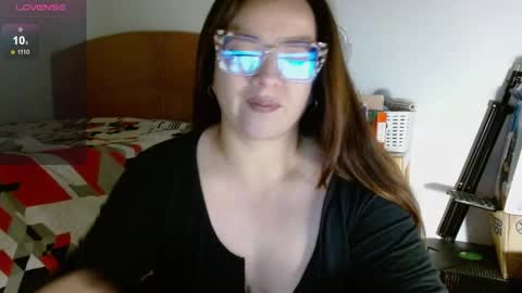 Snapshot of misslady__eva chatting on 01/30/25, 11:22 eva online show from 01/30/25, 11:22