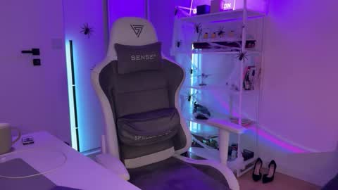 Snapshot of misslalii chatting on 10/22/25, 05:13 misslalii online show from 10/22/25, 05:13