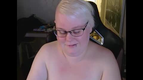 misslj90 online show from 06/01/26, 12:12