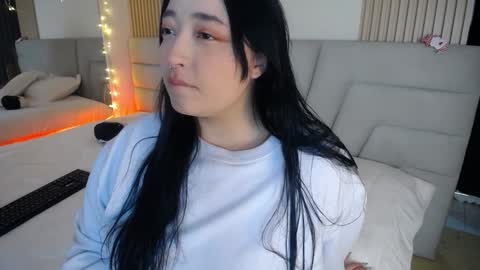 Miss Loise online show from 12/15/25, 02:38