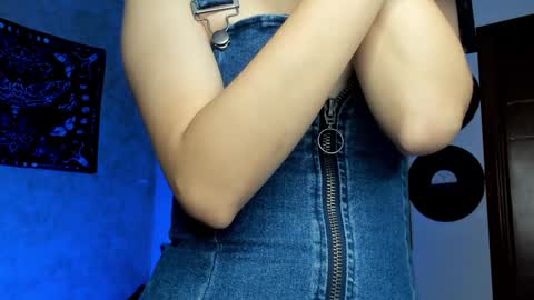 Snapshot of missluna27 chatting on 12/17/24, 12:56 Miss Luna online show from 12/17/24, 12:56