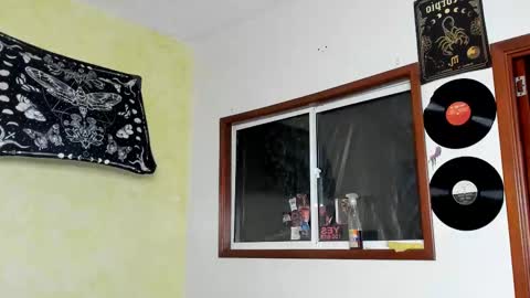 Snapshot of missluna27 chatting on 02/18/25, 11:19 Miss Luna online show from 02/18/25, 11:19