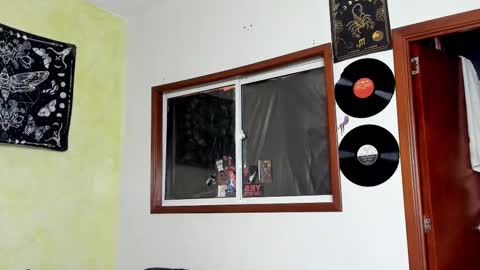 Snapshot of missluna27 chatting on 02/25/25, 10:18 Miss Luna online show from 02/25/25, 10:18