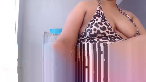 Snapshot of misslustxxx chatting on 02/17/26, 05:37 misslustxxx online show from 02/17/26, 05:37