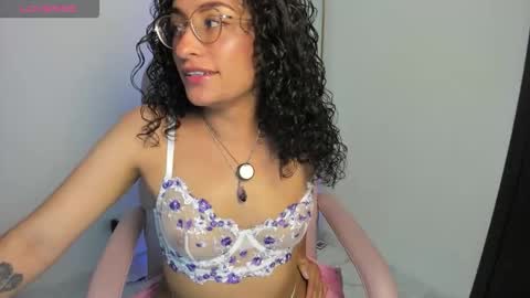 Snapshot of misslya0 chatting on 11/19/25, 07:58 misslya0 online show from 11/19/25, 07:58