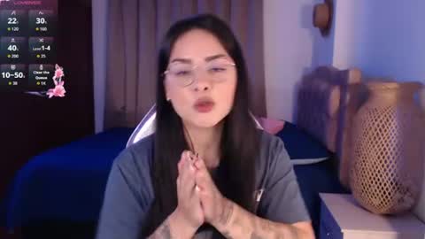 Snapshot of missmariana_ chatting on 06/18/26, 12:00 missmariana_ online show from 06/18/26, 12:00