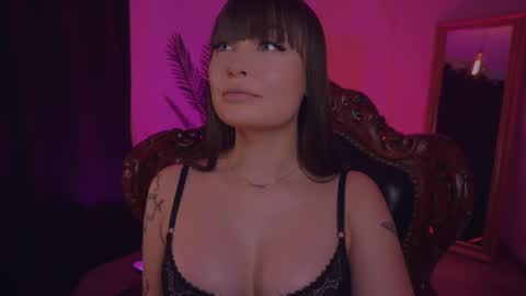 LUXXANDRA online show from 03/01/25, 09:29