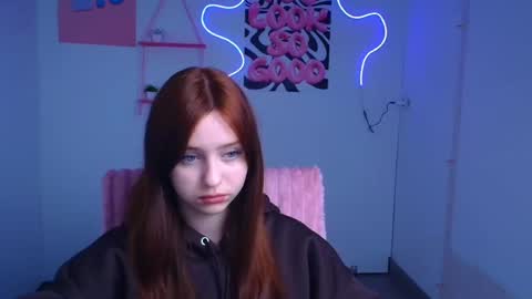 Mia online show from 11/23/25, 12:38