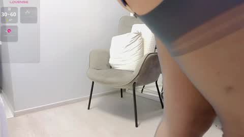 Snapshot of missmiamor chatting on 12/16/24, 05:11 Mia online show from 12/16/24, 05:11