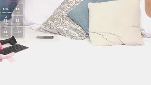 Snapshot of missmiamor chatting on 12/26/24, 05:19 Mia online show from 12/26/24, 05:19