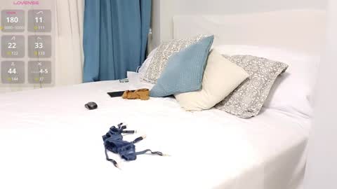 Snapshot of missmiamor chatting on 12/30/24, 09:50 Mia online show from 12/30/24, 09:50