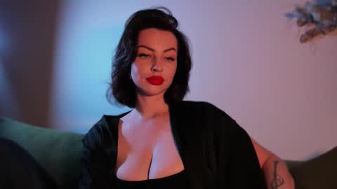   online show from 10/24/25, 10:55