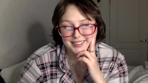 missmistressmal online show from 12/16/25, 10:15