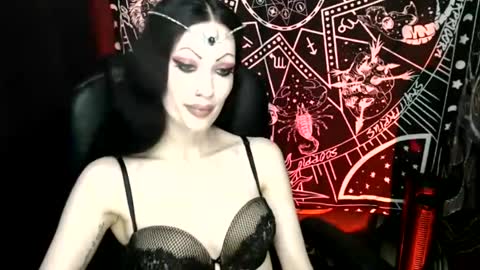 MissMoonDoll online show from 01/04/25, 07:03