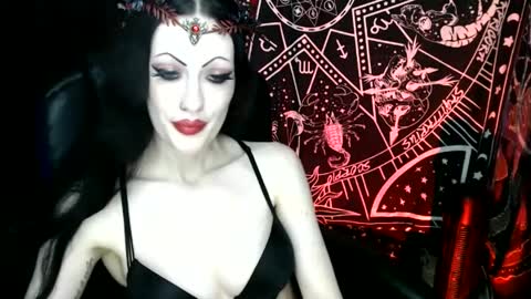 MissMoonDoll online show from 01/06/25, 04:47