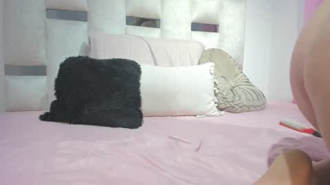 Snapshot of missnatasha05 chatting on 10/04/25, 10:41 missnatasha05 online show from 10/04/25, 10:41