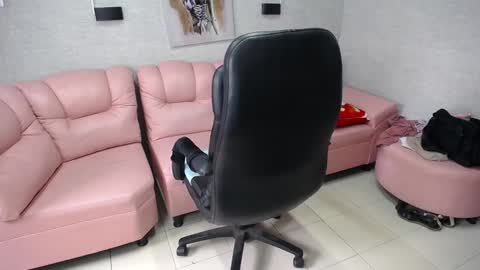 Snapshot of misspenelopenipples chatting on 12/30/24, 03:35 Penelope online show from 12/30/24, 03:35