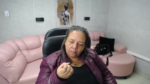 Snapshot of misspenelopenipples chatting on 01/24/25, 12:10 Penelope online show from 01/24/25, 12:10